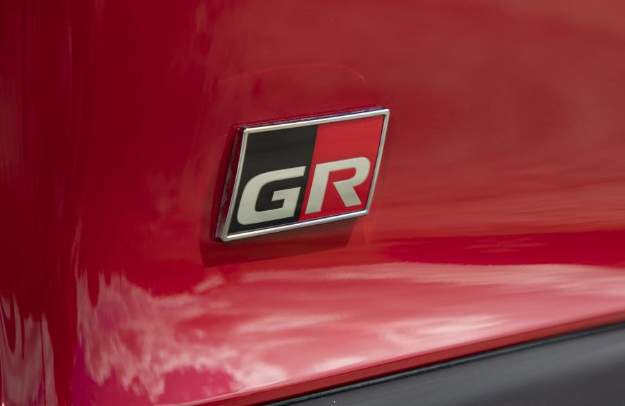 Логотип Toyota GR Supra (A90) 2019 года  (UK) (фото 68 из 91)